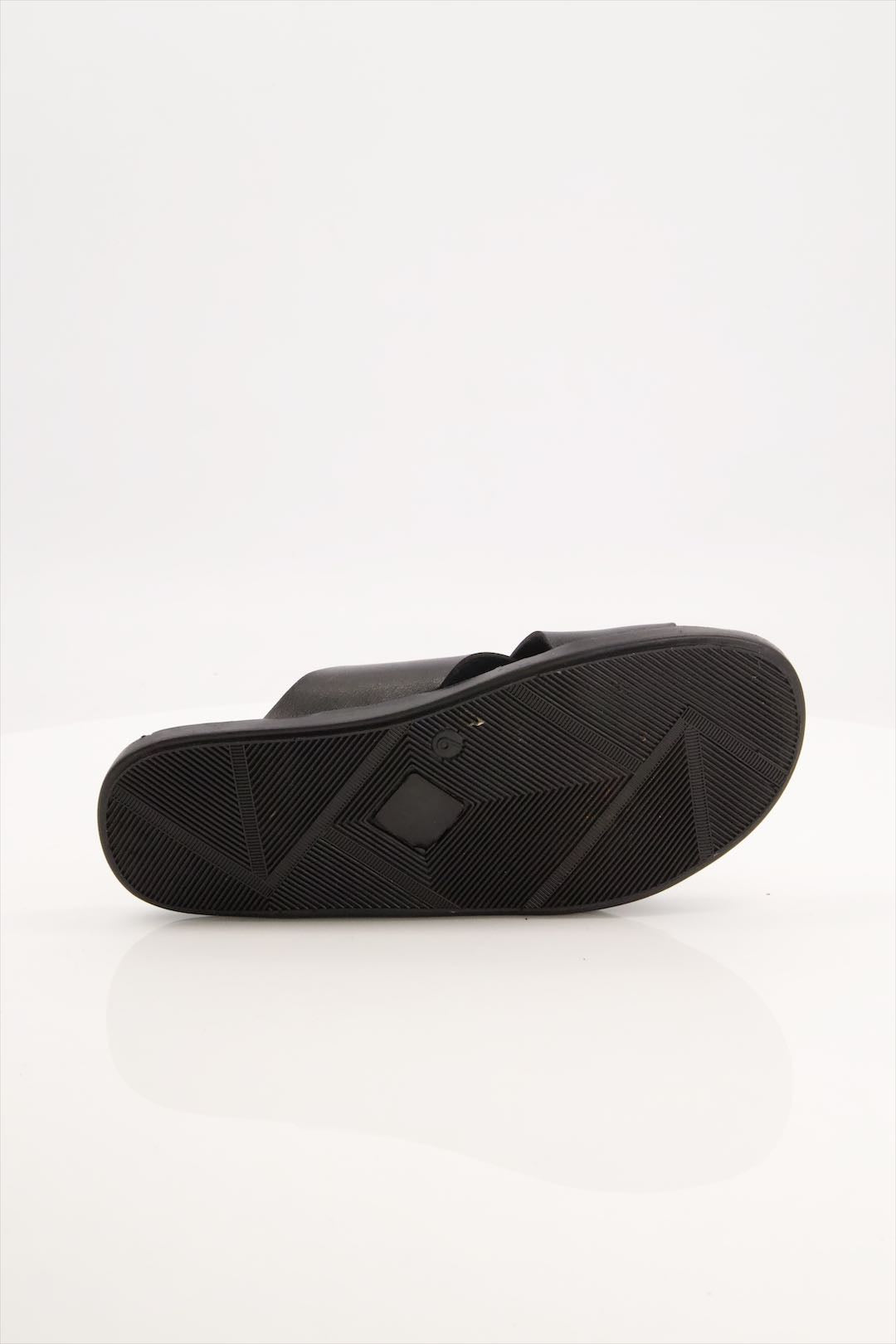 Crossover Slippers